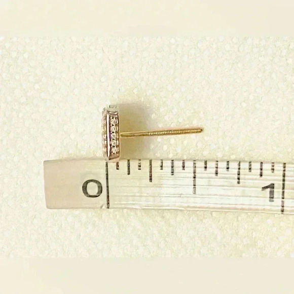 🏵️10  K Yellow and White Gold stud earrings with Moissanites stones 🏵️ - Picture 7 of 9